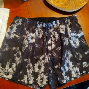 Wattie Ink men's Dash short XL.